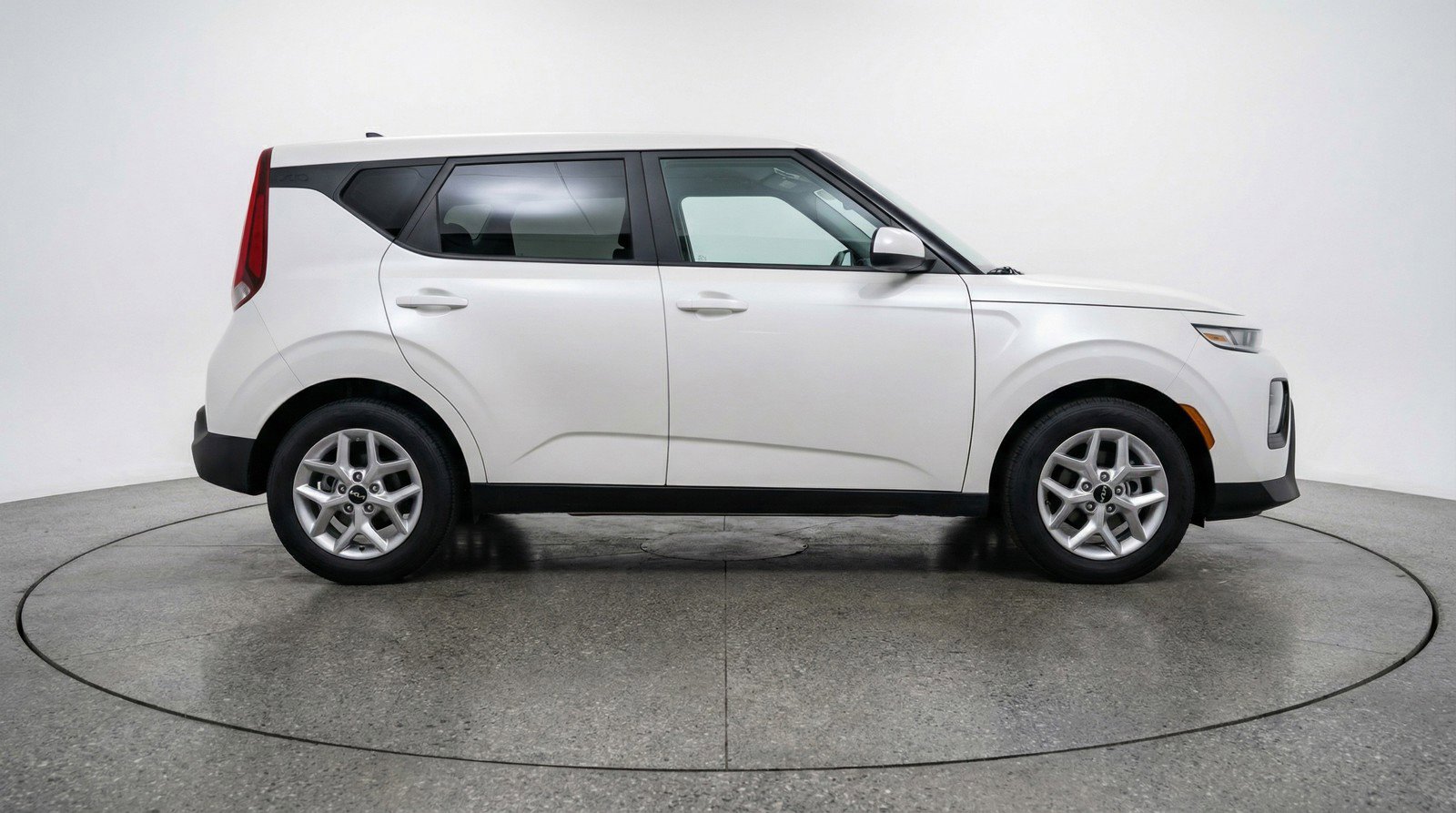 Used 2025 Kia Soul LX w/ LX Technology Package image 11