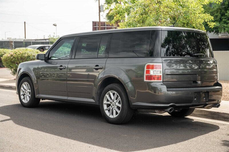 Used 2019 Ford Flex SE image 3