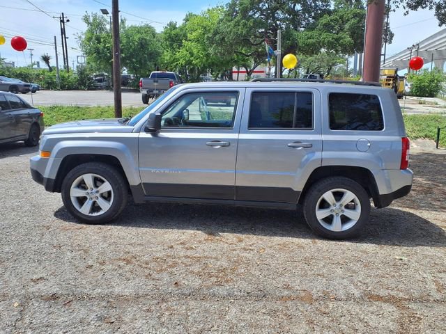 Used 2016 Jeep Patriot Latitude FWD image 4