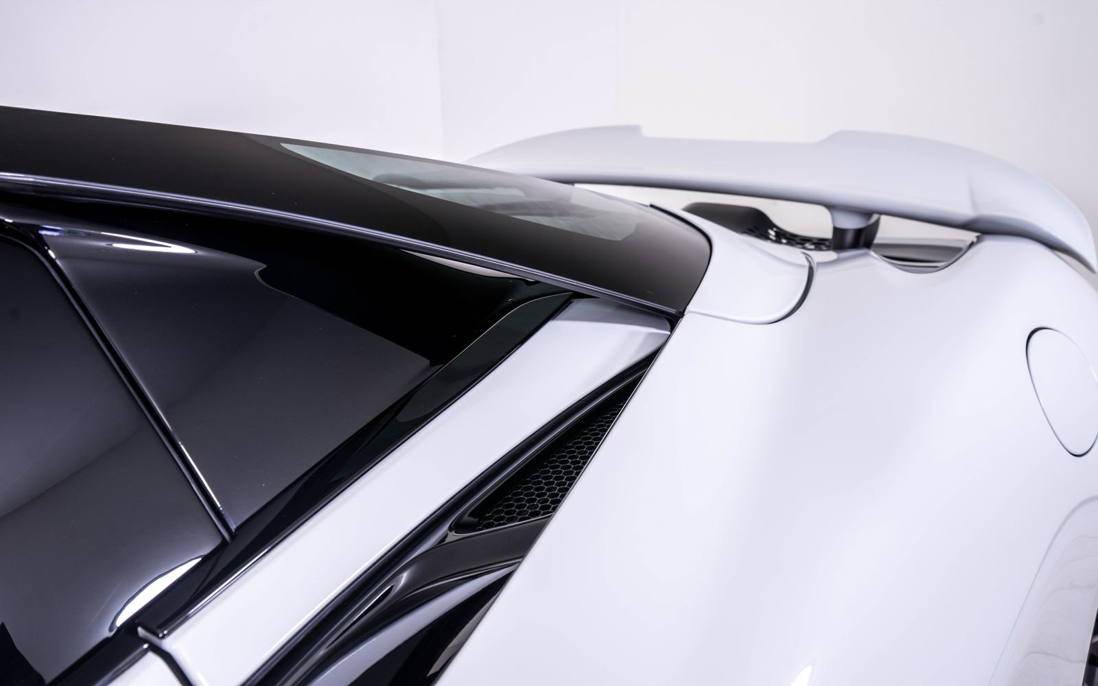 New 2027 McLaren 750S Spider RWD image 16