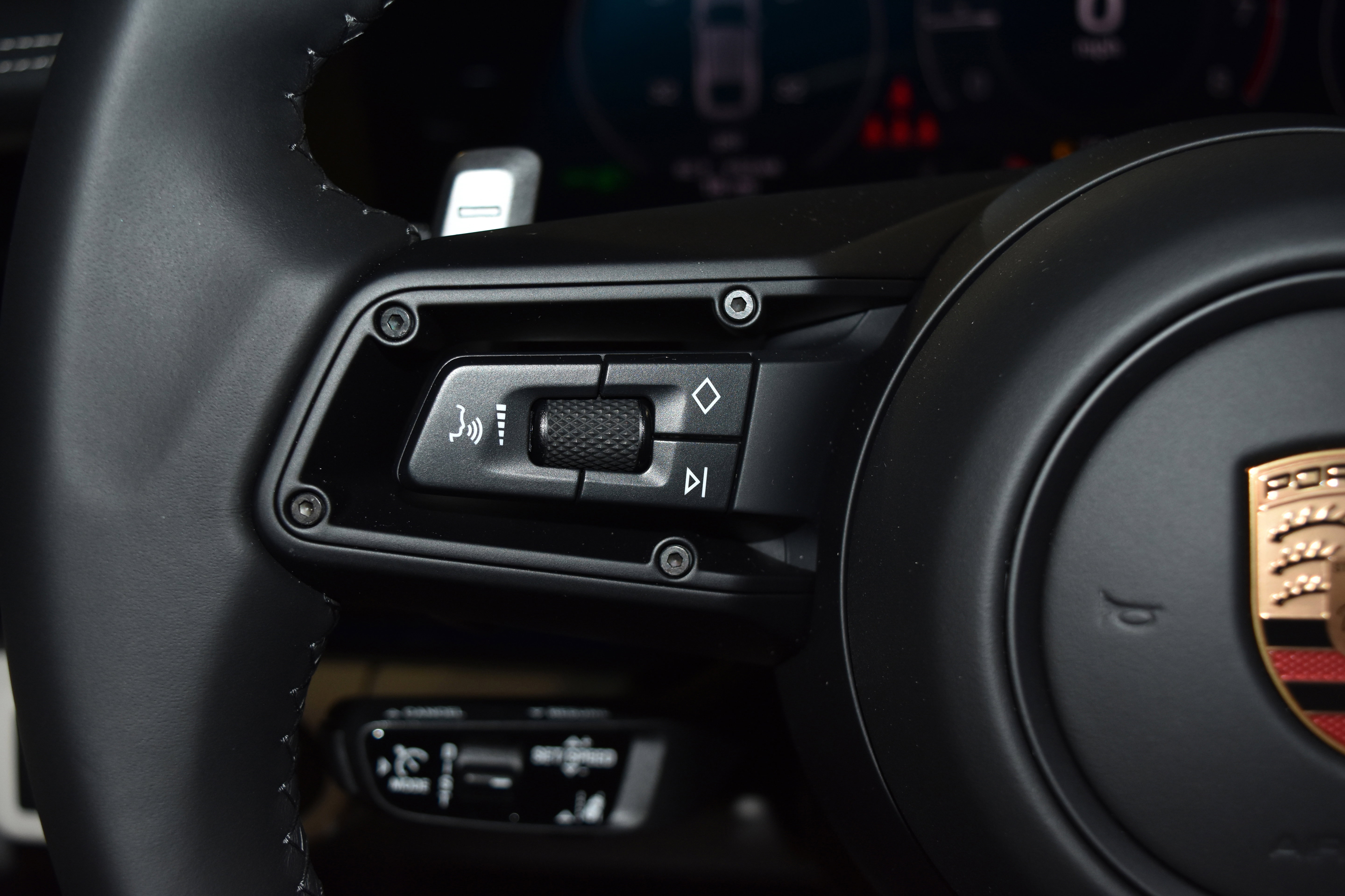 New 2025 Porsche Panamera 4 image 10