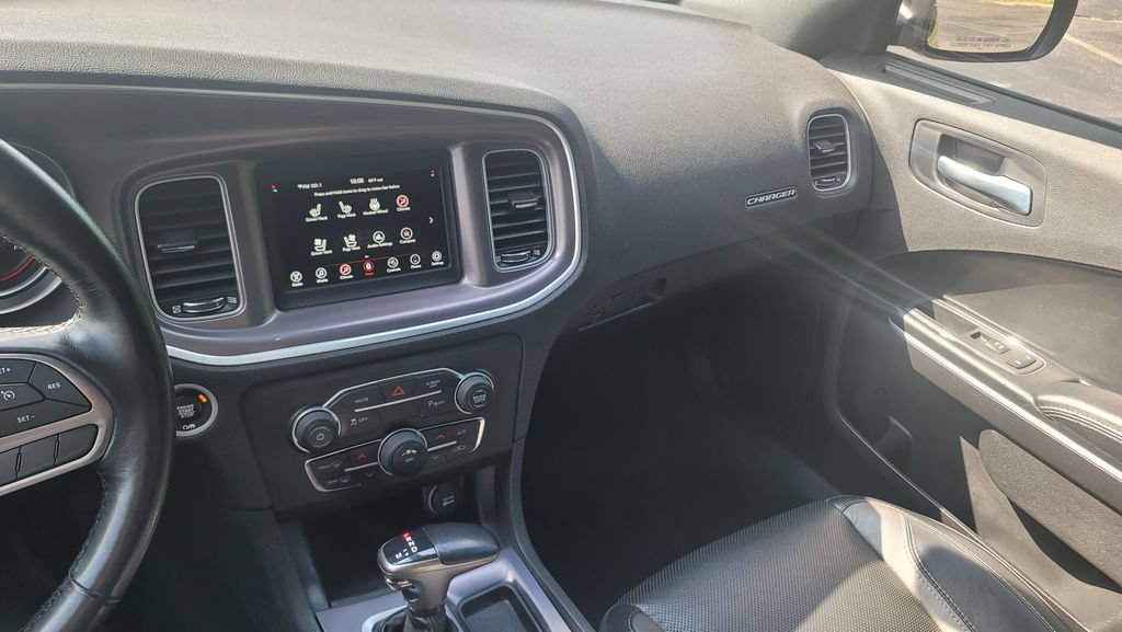 Used 2021 Dodge Charger SXT w/ Leather Interior Group RWD image 21