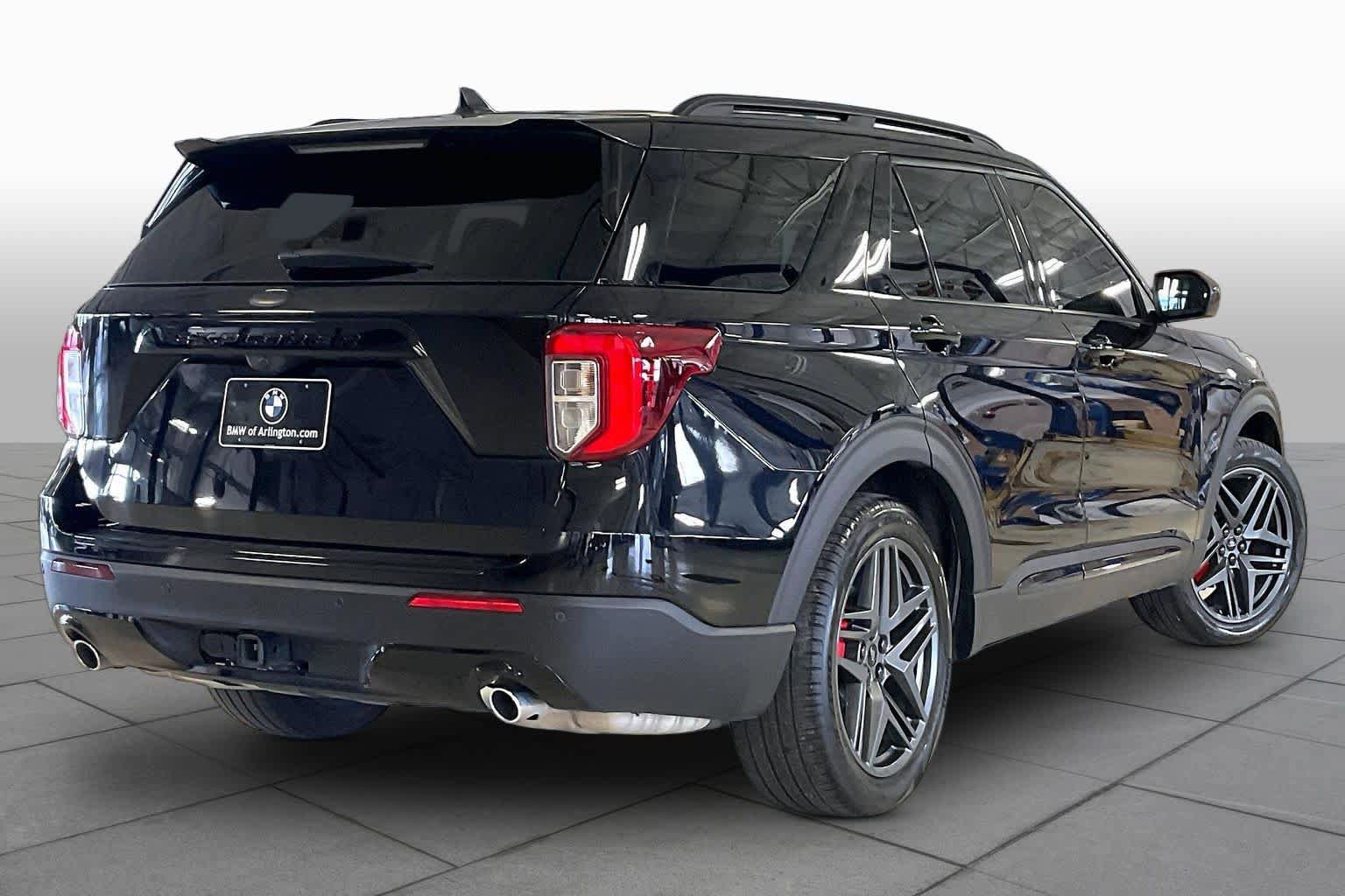 Used 2024 Ford Explorer ST-Line w/ Class IV Trailer Tow Package RWD image 11