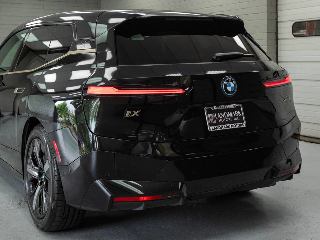 Used 2023 BMW iX xDrive50 w/ Premium Package AWD/4WD image 33