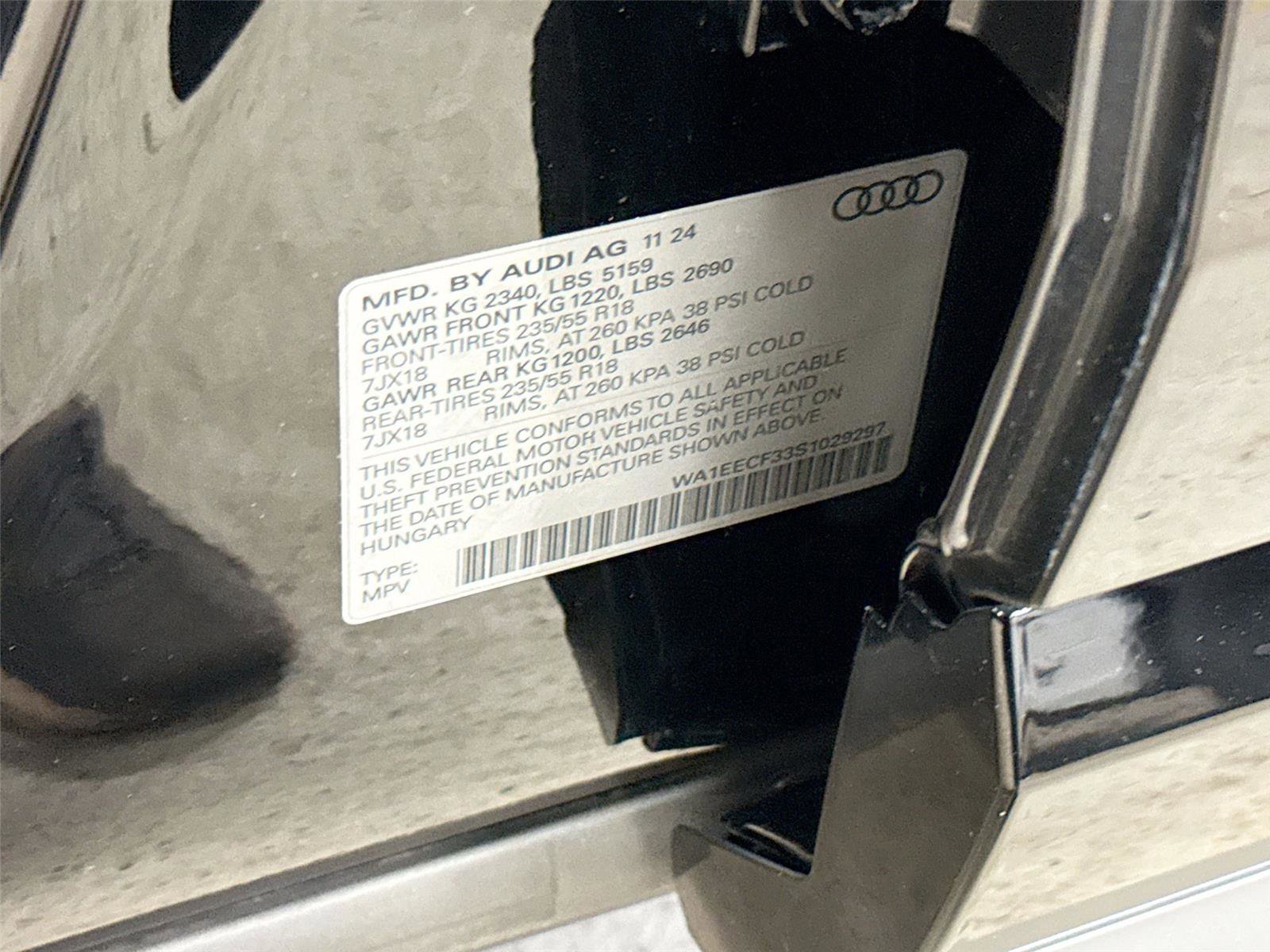 Certified 2025 Audi Q3 2.0T Premium Plus w/ Premium Plus Package AWD/4WD image 32