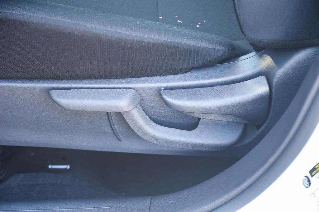Certified 2025 Nissan Kicks Play S image 19