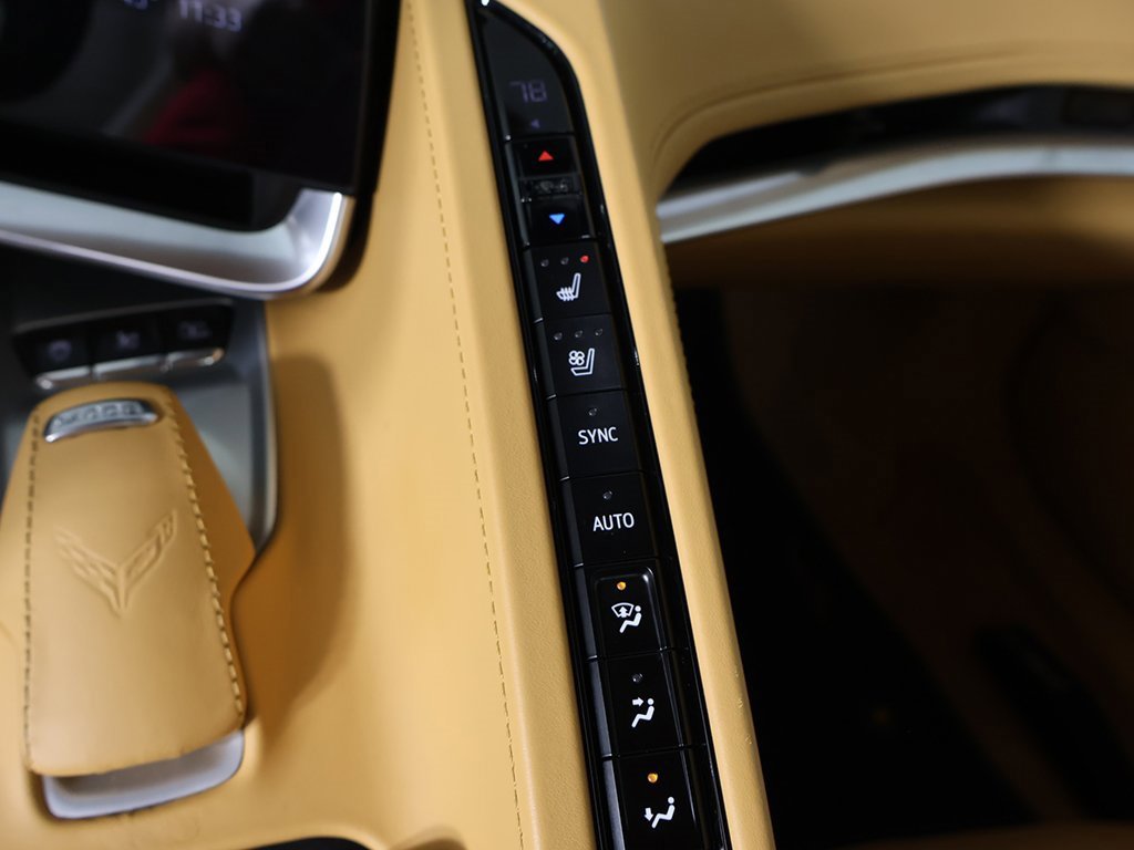 Used 2021 Chevrolet Corvette Stingray Premium Conv w/ Z51 Performance Package image 35