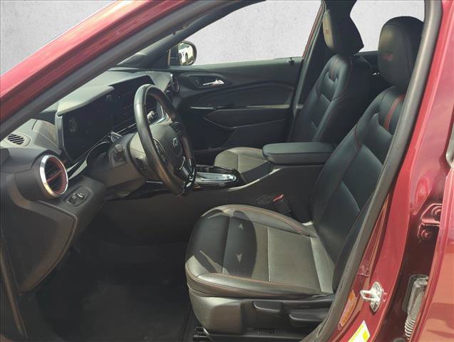 Used 2025 Chevrolet Trax RS w/ Sunroof Package FWD image 15