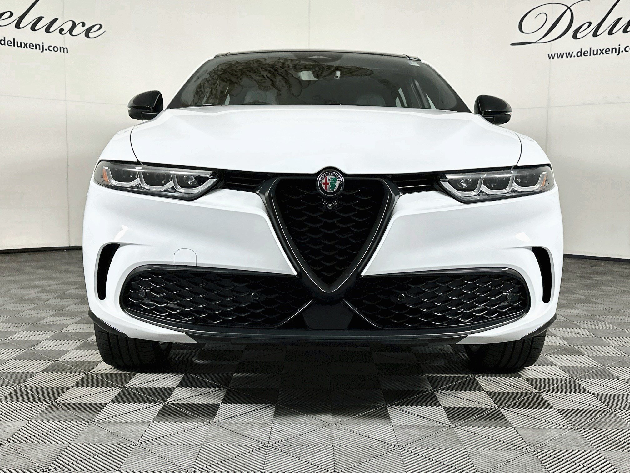 Used 2024 Alfa Romeo Tonale Veloce AWD/4WD image 2