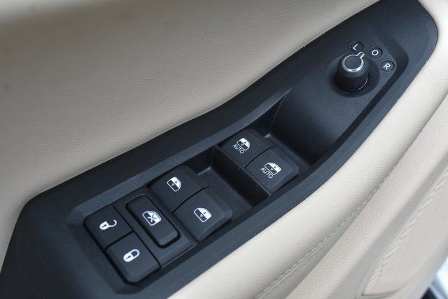 Used 2025 Jeep Grand Cherokee L Limited image 15