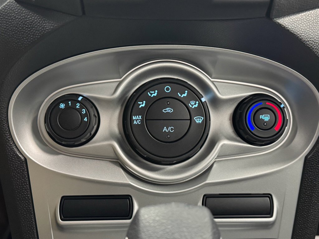 Used 2019 Ford Fiesta SE image 23