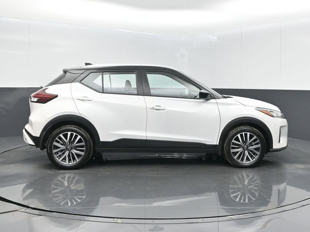 Used 2024 Nissan Kicks SV FWD image 25