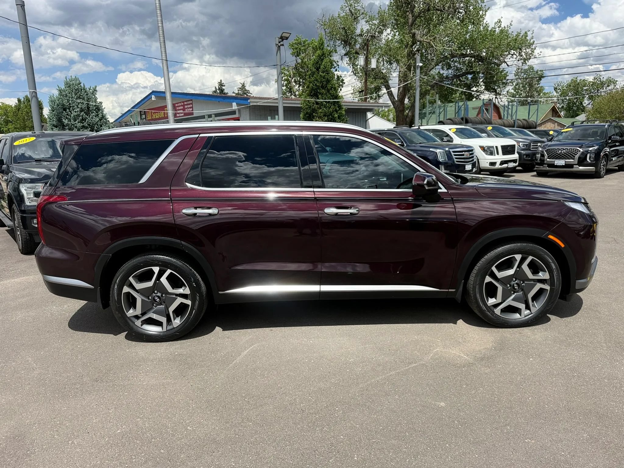 Used 2024 Hyundai Palisade Limited AWD/4WD image 10