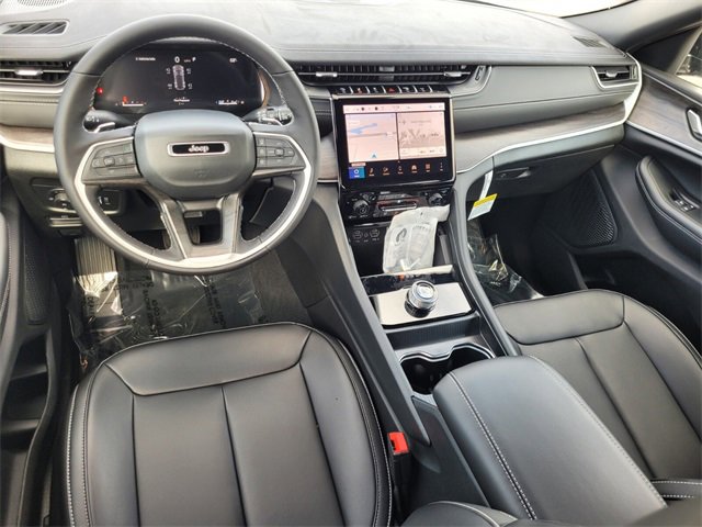 New 2025 Jeep Grand Cherokee Limited image 8