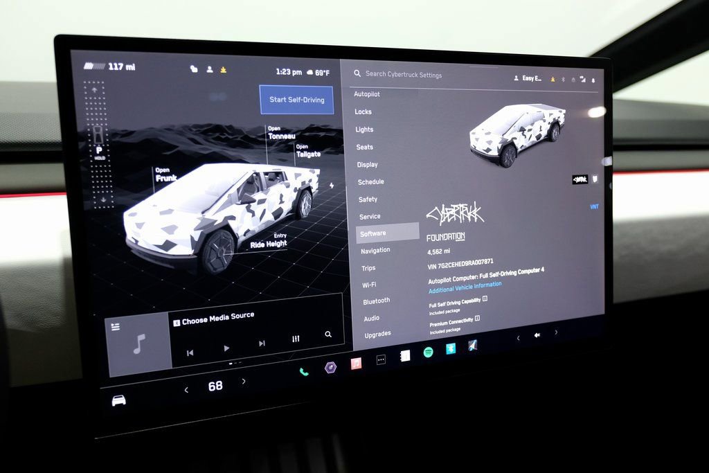 Used 2024 Tesla Cybertruck AWD Crew Cab image 29