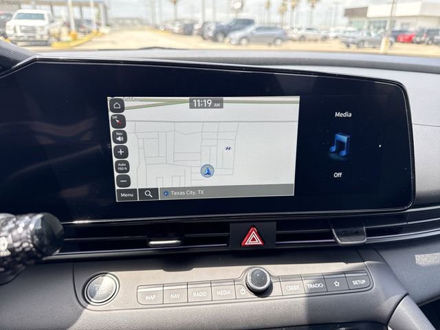 New 2025 Hyundai Elantra SEL image 18