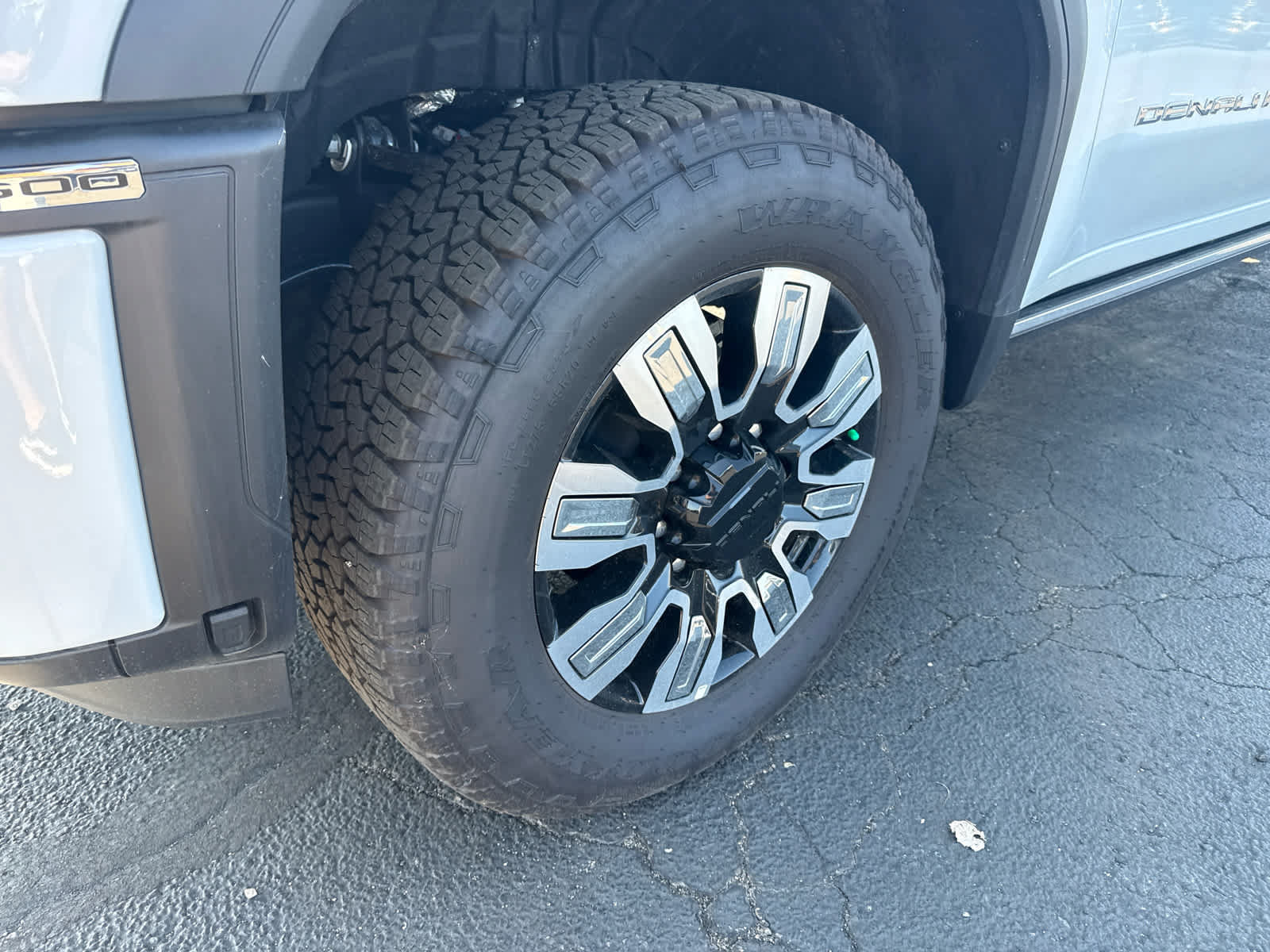 New 2026 GMC Sierra 3500 Denali w/ Denali Reserve Package AWD/4WD image 9