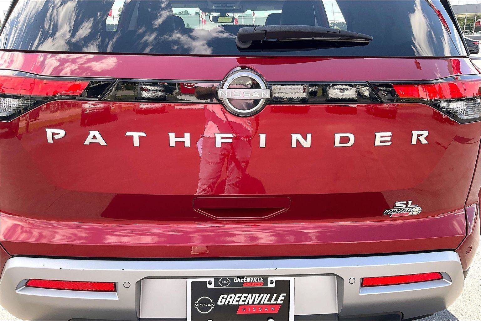 Certified 2024 Nissan Pathfinder SL w/ SL Premium Package FWD image 9