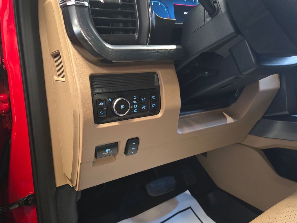 Used 2025 Ford F350 Lariat w/ Chrome Package image 13