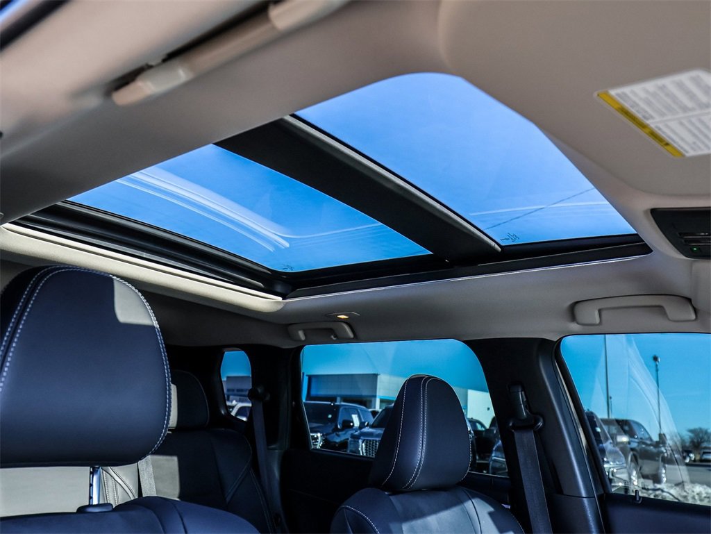 Used 2023 Mitsubishi Outlander SE image 18