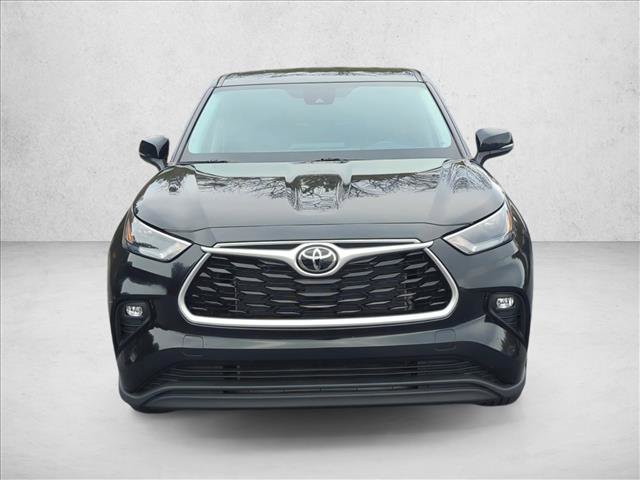 Certified 2024 Toyota Highlander LE image 2