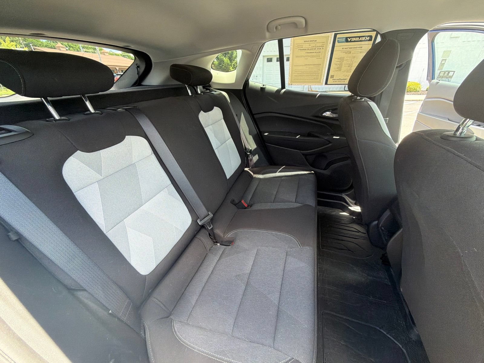 Used 2024 Chevrolet Trax LS w/ LS Convenience Package FWD image 27