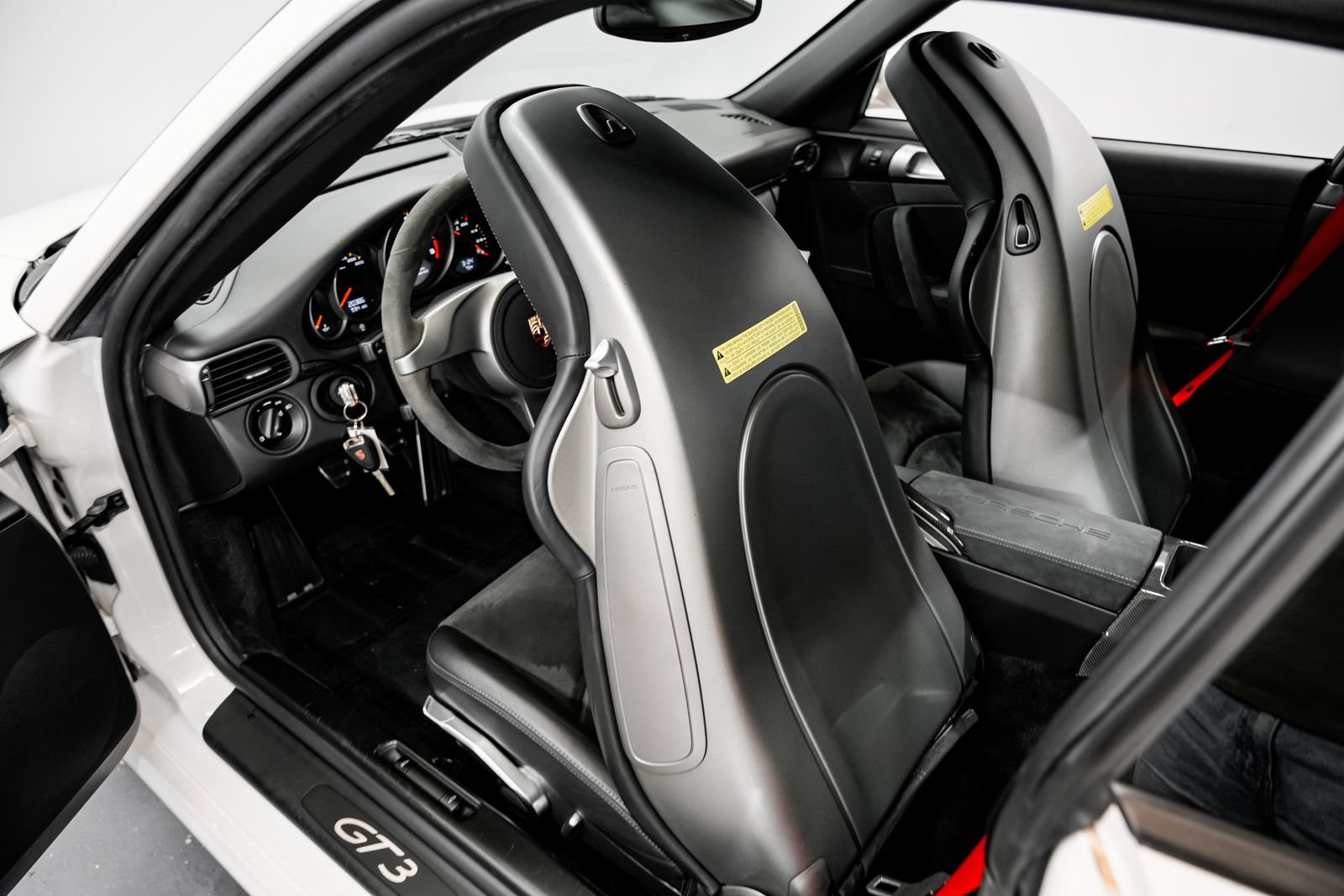 Used 2010 Porsche 911 GT3 RWD image 19