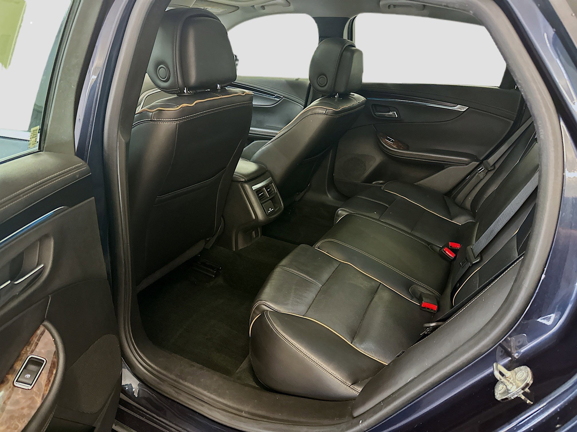 Used 2014 Chevrolet Impala LTZ FWD image 30