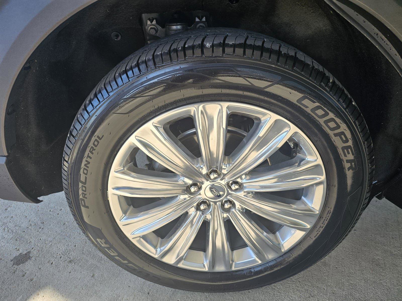 Used 2022 Ford Explorer Limited w/ Equipment Group 301A image 22