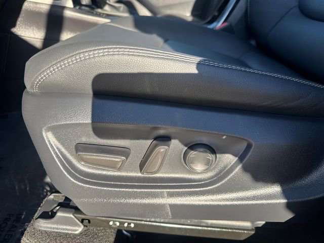 Certified 2025 Toyota Corolla Cross XLE image 43