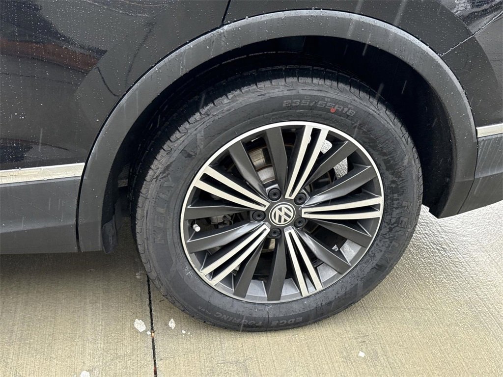 Used 2019 Volkswagen Tiguan SEL image 32