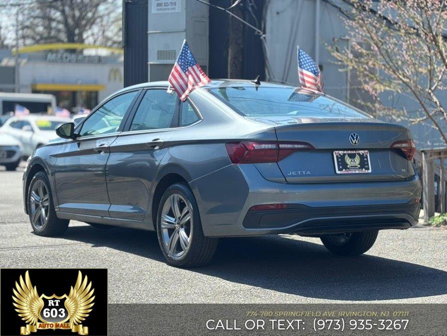 Used 2024 Volkswagen Jetta SE image 4