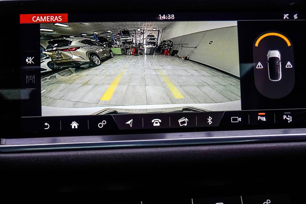 Used 2020 Land Rover Range Rover Evoque SE image 29