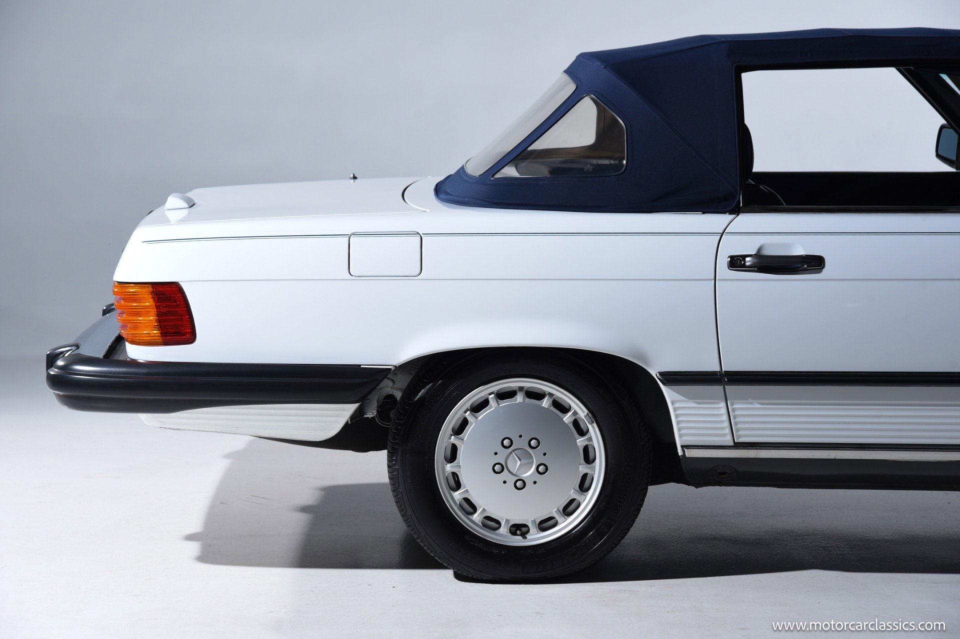 Used 1989 Mercedes-Benz 560 SL image 16