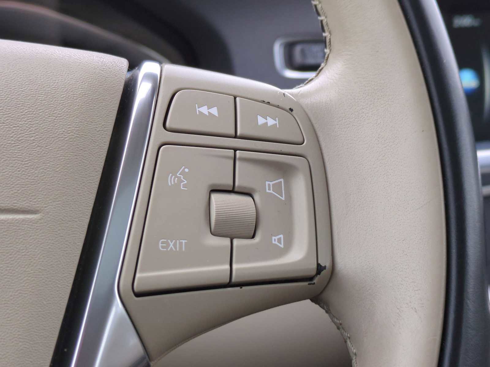 Used 2016 Volvo S60 T5 Inscription Platinum image 27