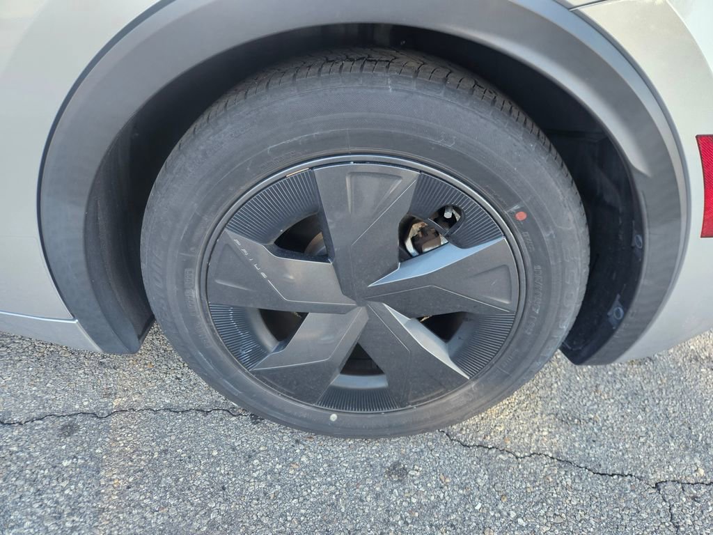 Used 2023 Toyota Prius LE image 9