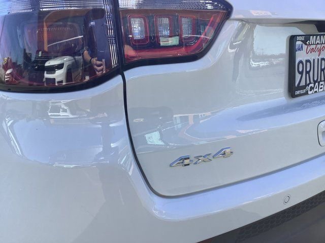 Used 2025 Jeep Compass Latitude w/ Convenience Group image 41