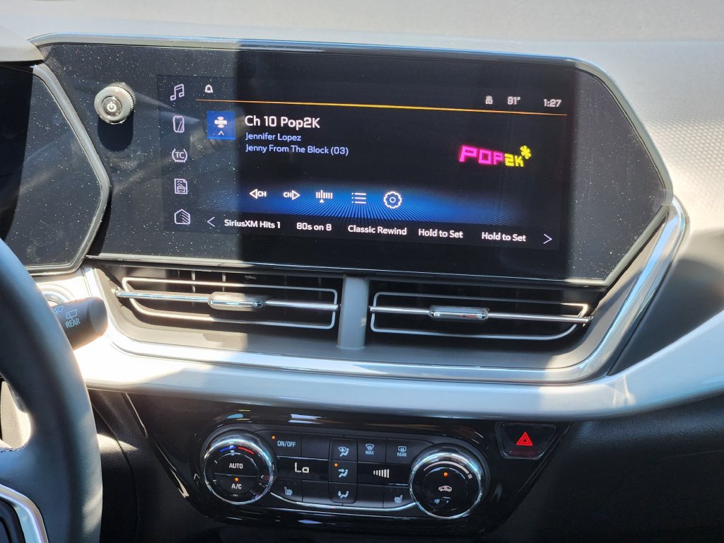 New 2026 Chevrolet Trax LT w/ LT Convenience Package FWD image 18