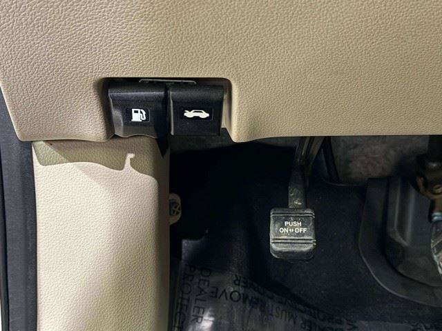 Used 2016 Nissan Rogue SV FWD image 43