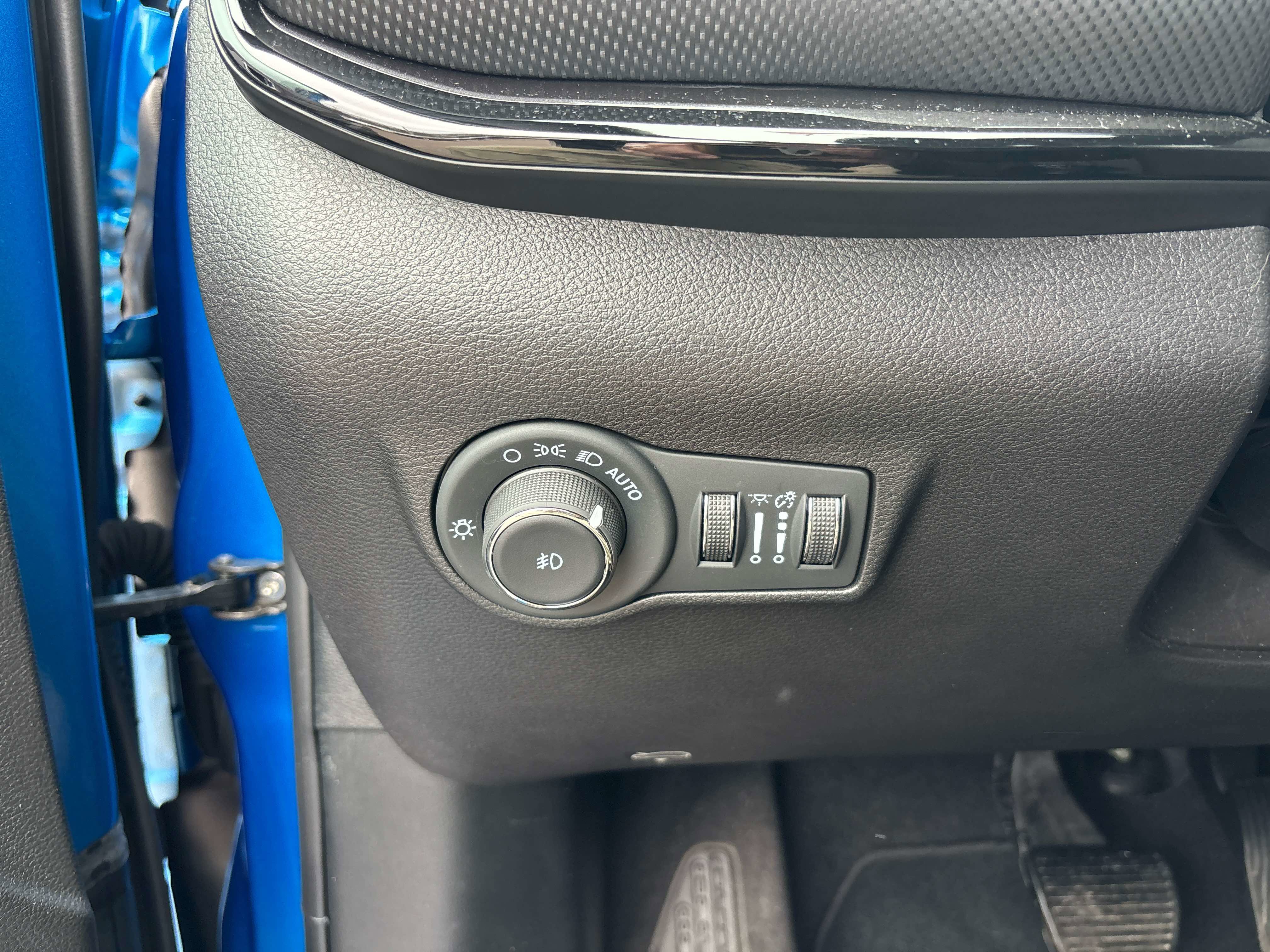 Used 2024 Jeep Compass Latitude w/ Convenience Group image 12