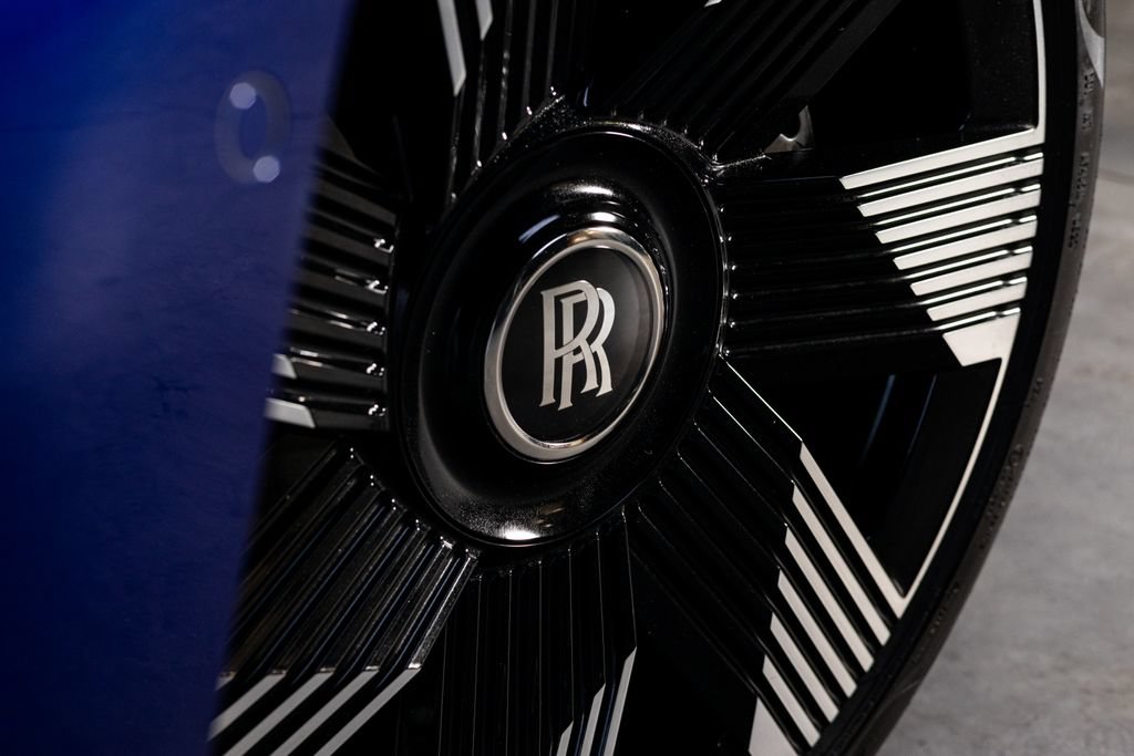 Used 2024 Rolls-Royce Spectre w/ Spectre Launch Package AWD/4WD image 3