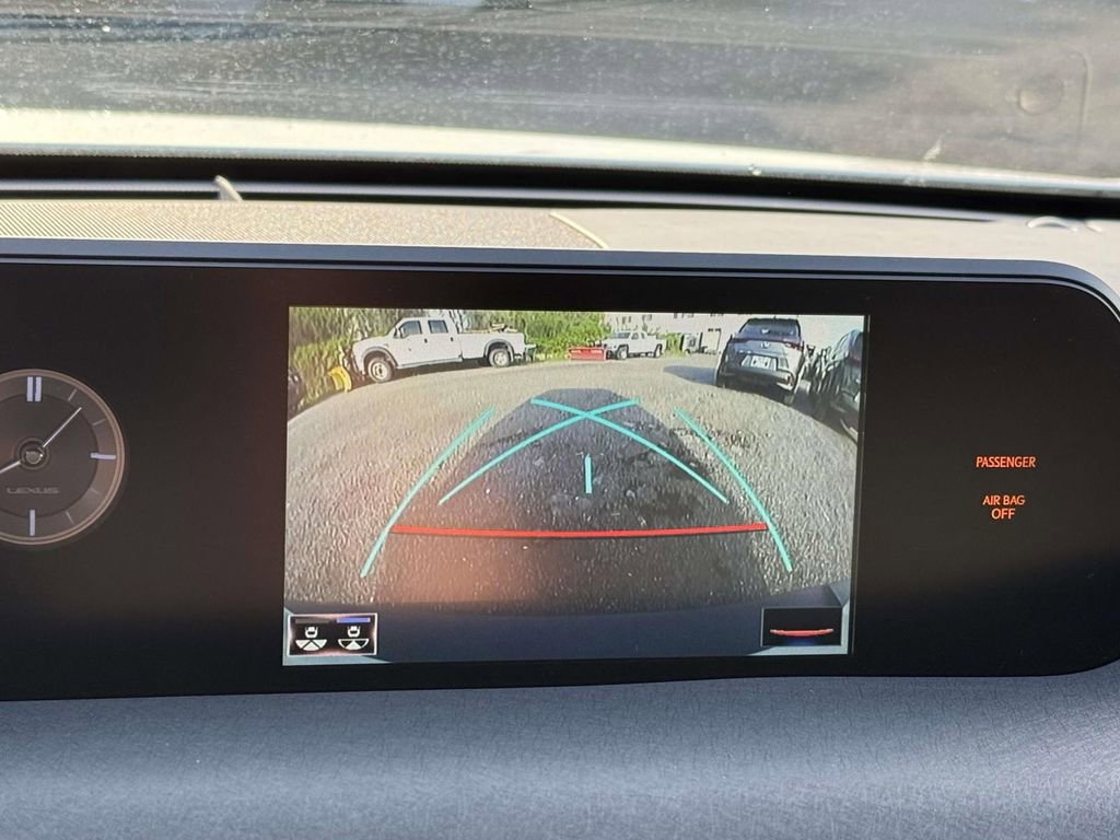 Used 2022 Lexus UX 250h w/ Premium Package image 11