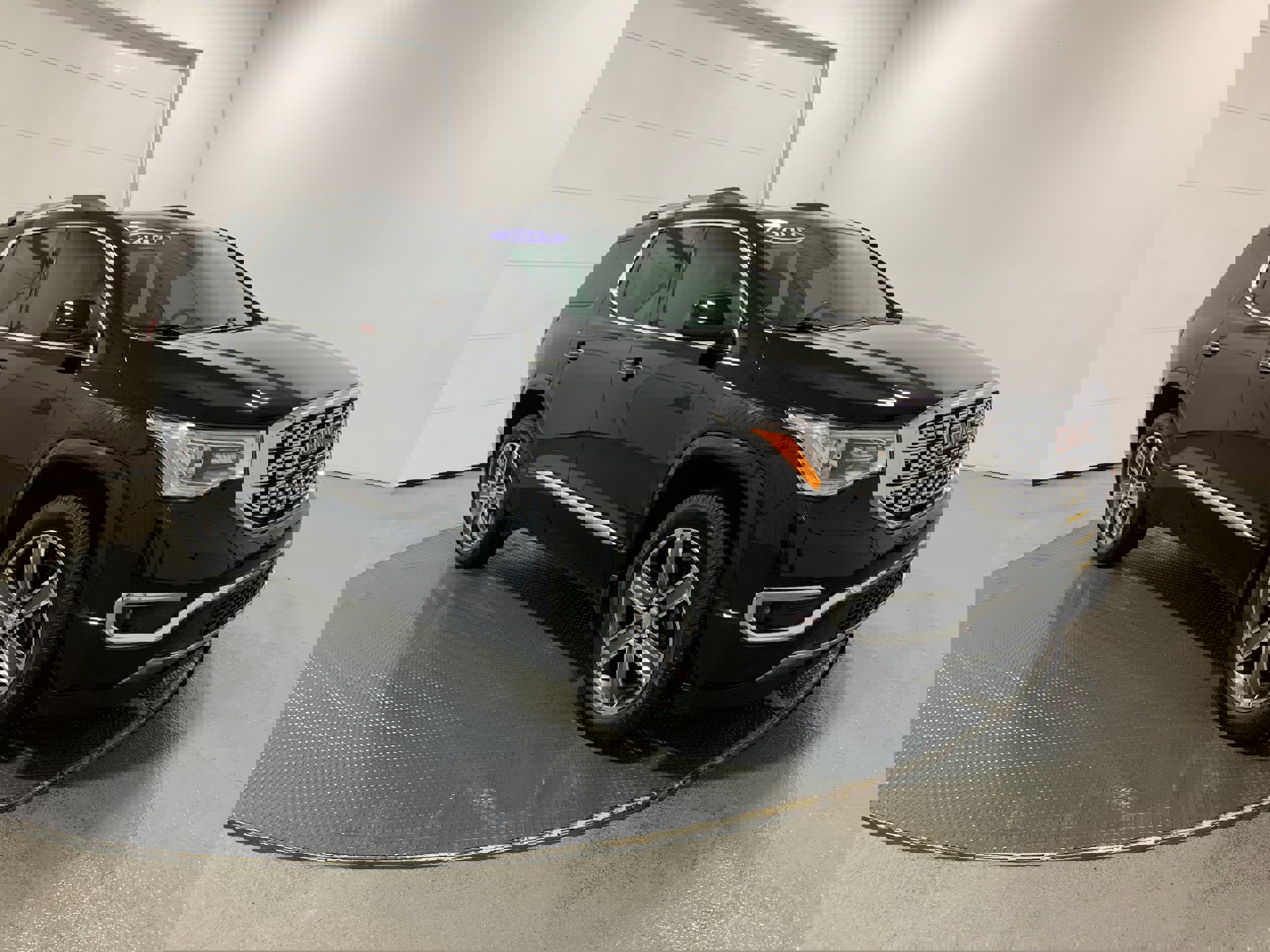 Used 2019 GMC Acadia Denali w/ Technology Package image 2