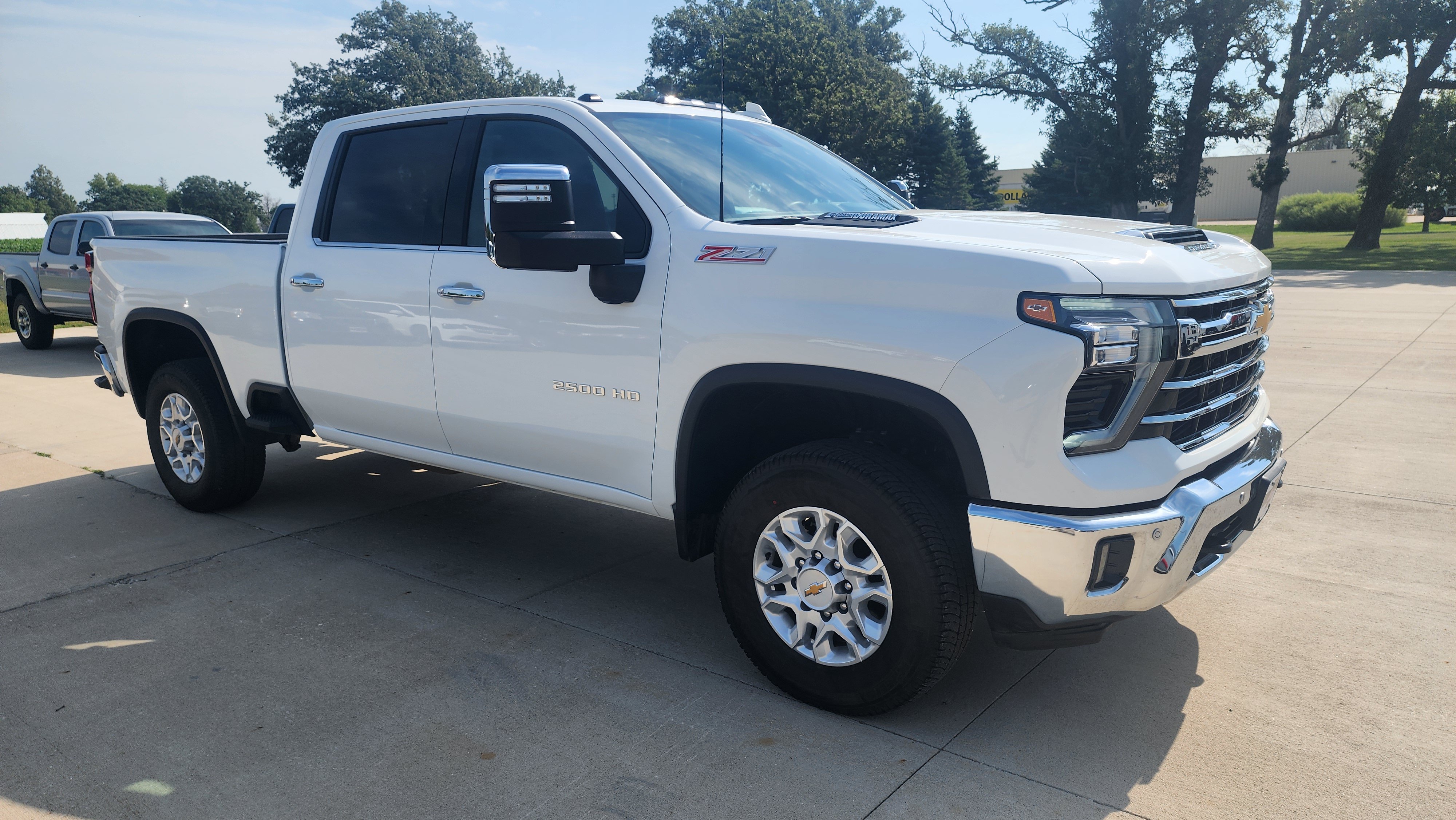 Certified 2026 Chevrolet Silverado 2500 LTZ w/ LTZ Plus Package AWD/4WD image 3
