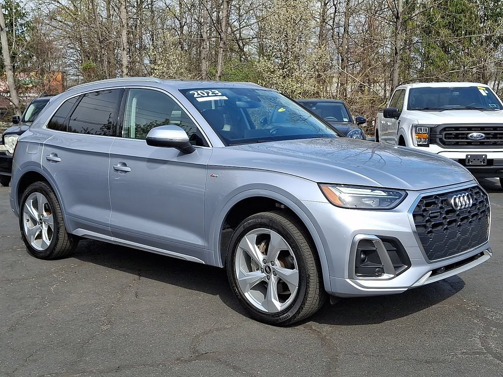 Used 2023 Audi Q5 2.0T Premium Plus w/ Premium Plus Package AWD/4WD image 2