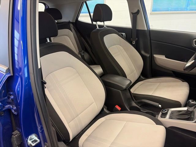 Used 2025 Hyundai Venue SEL image 43