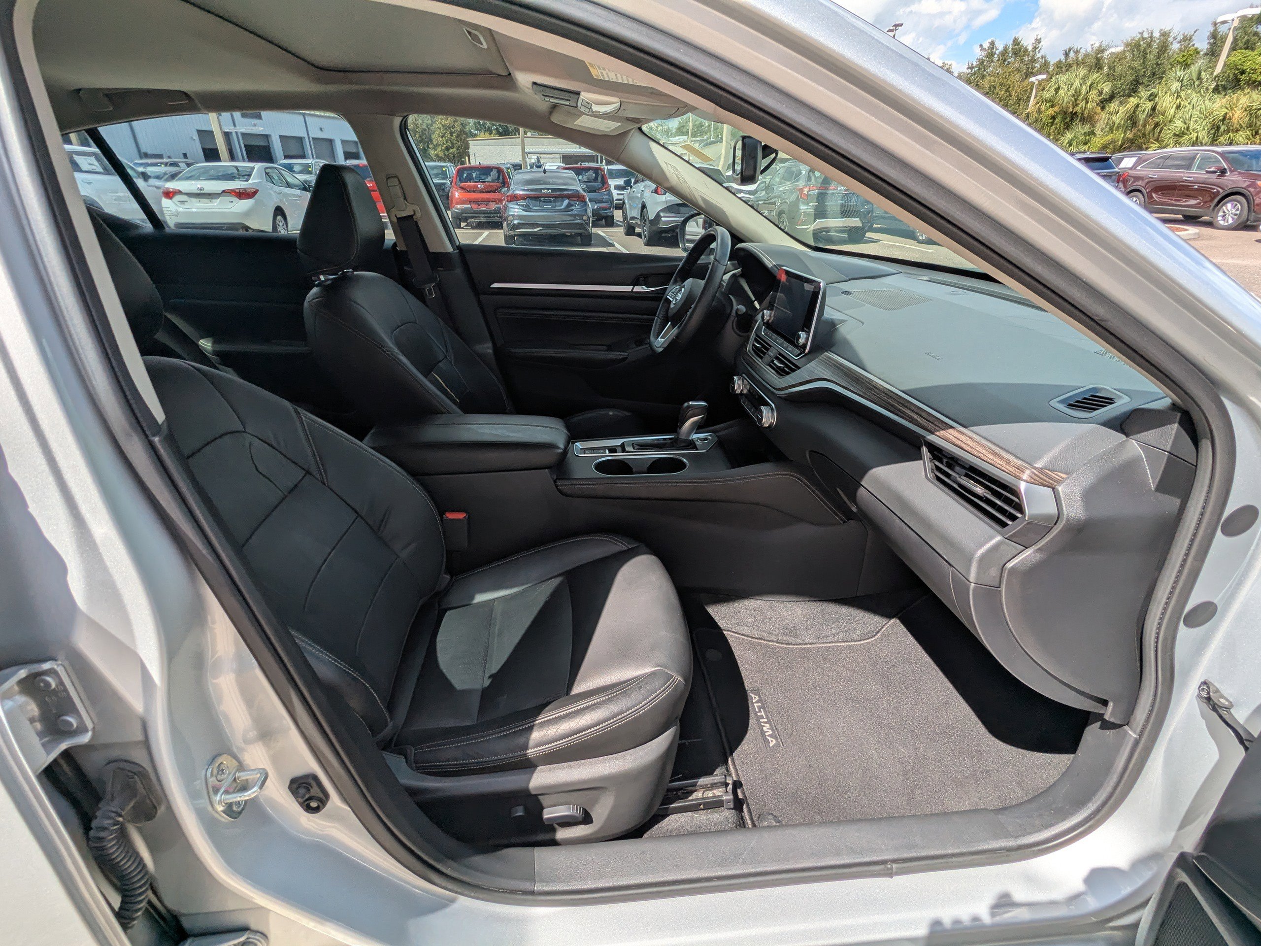 Used 2019 Nissan Altima 2.5 Platinum image 10