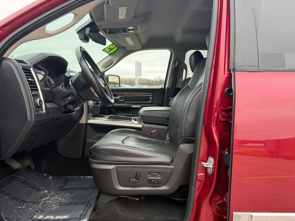 Used 2015 RAM 1500 Laramie w/ Convenience Group AWD/4WD image 15