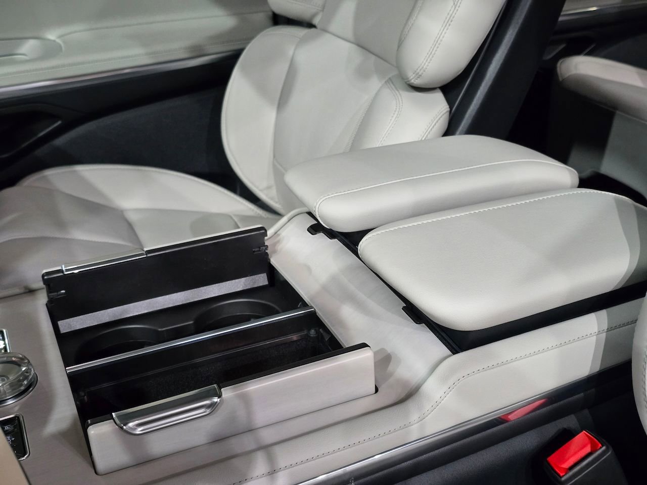 New 2025 Lincoln Navigator Reserve image 35