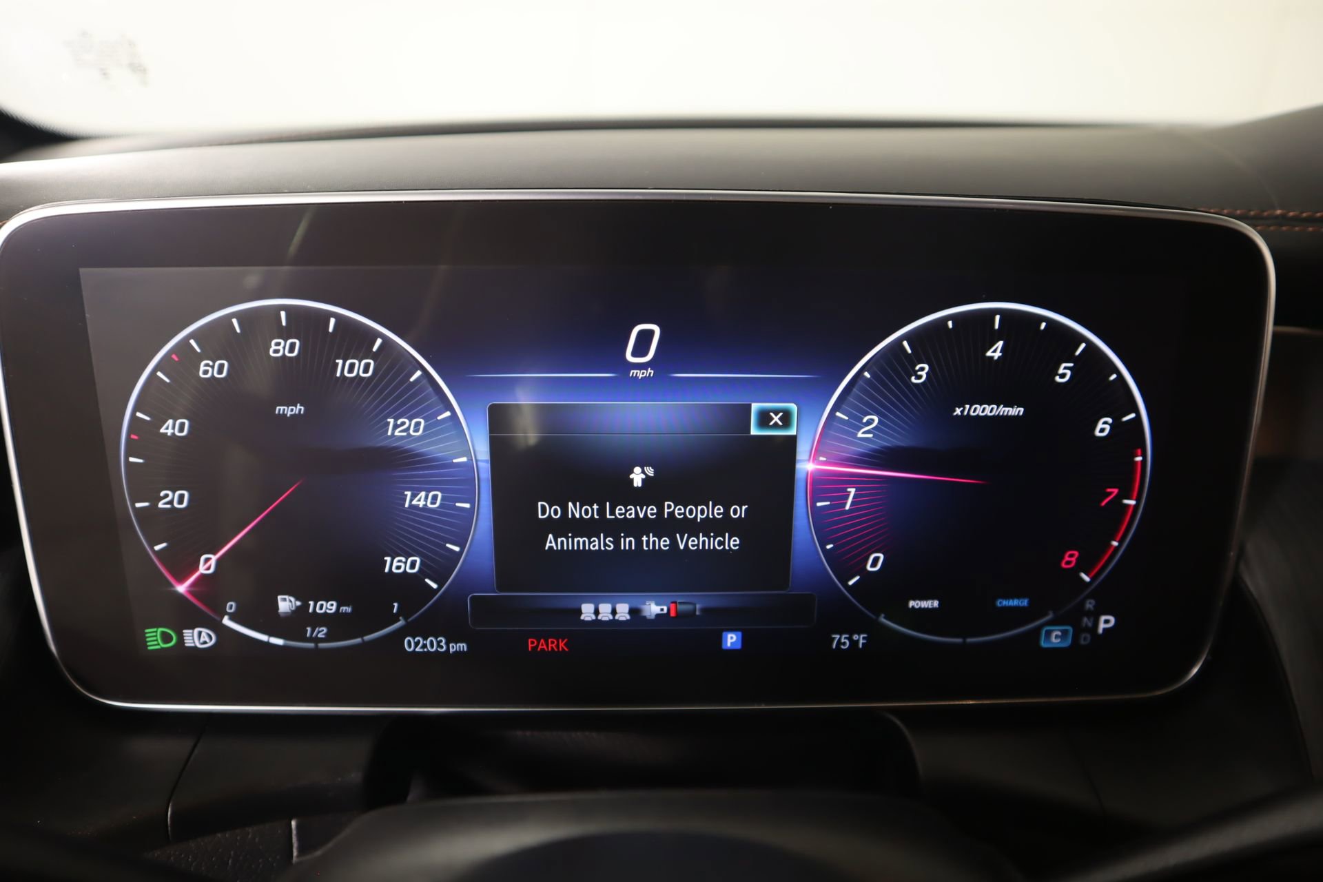 Used 2023 Mercedes-Benz GLC 300 4MATIC image 4